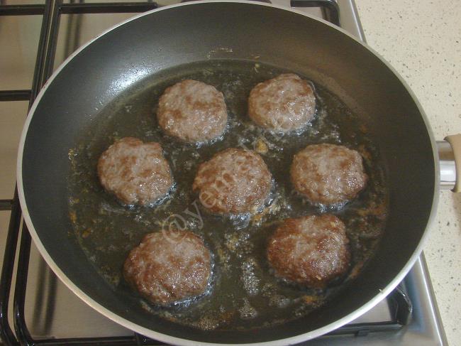 İrmikli Köfte - Yapılışı (8/12) 