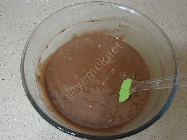 Kolay Çikolatalı Pasta - Yapılışı (4/20) 