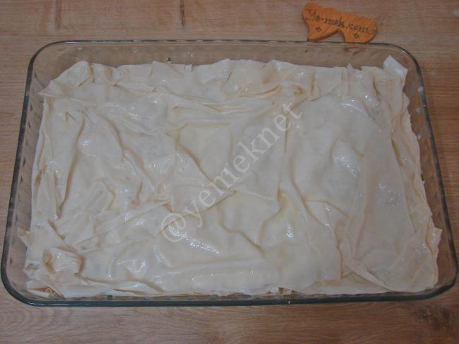 Sütlü Serpme Börek - Yapılışı (10/20) 