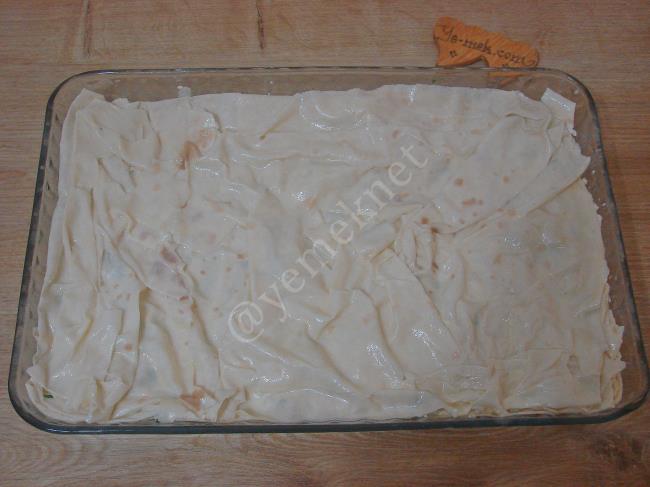 Sütlü Serpme Börek - Yapılışı (12/20) 