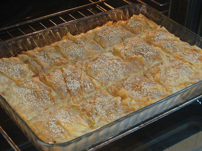 Sütlü Serpme Börek - Yapılışı (17/20) 