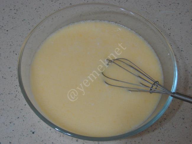 Sütlü Serpme Börek - Yapılışı (4/20) 