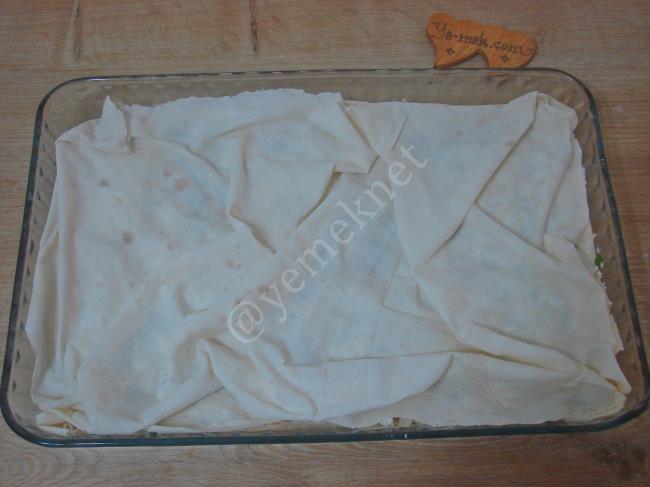 Sütlü Serpme Börek - Yapılışı (9/20) 