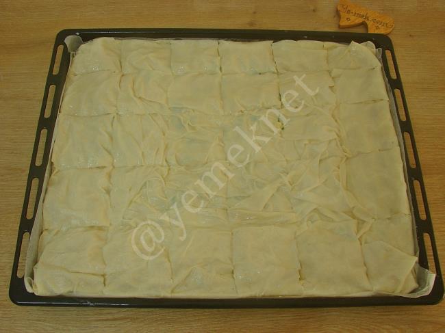 Yalancı Su Böreği - Yapılışı (10/16) 