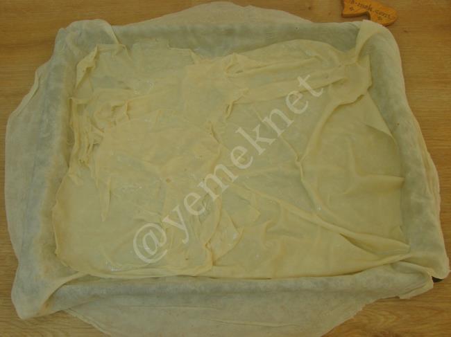 Yalancı Su Böreği - Yapılışı (6/16) 