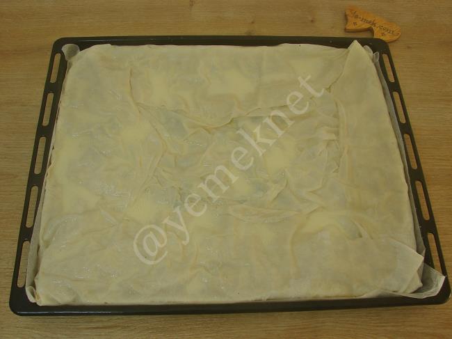 Yalancı Su Böreği - Yapılışı (9/16) 