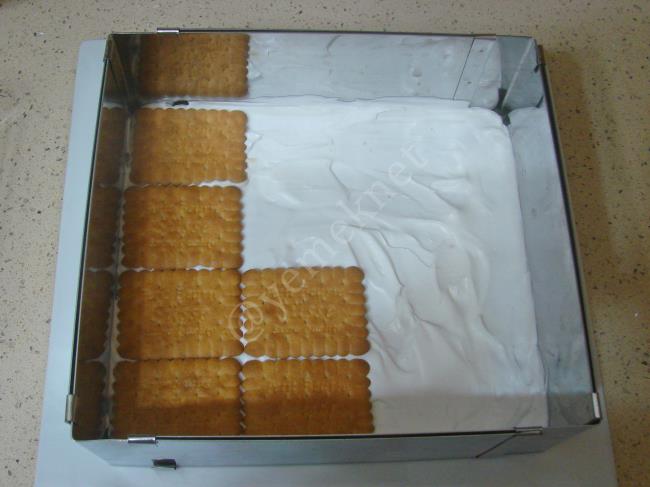 Bisküvili Yalancı Tiramisu - Yapılışı (9/16) 