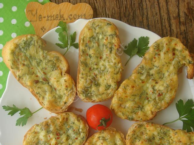 Fırında Maydanozlu Ekmek Dilimleri - Yapılışı (8/12) 