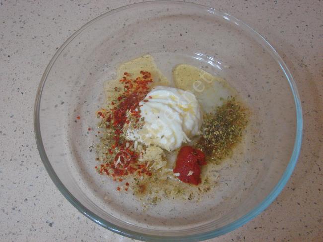 Fırında Soslu Tavuk Kanat - Yapılışı (2/12) 