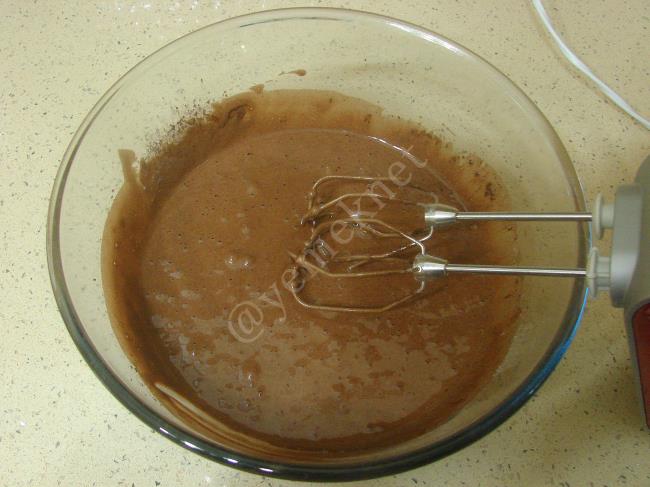 Islak Sünger Pasta - Yapılışı (4/16) 