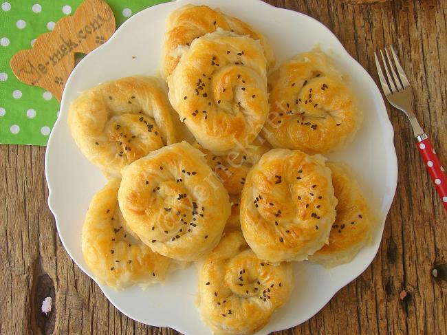 Sodalı Peynirli Börek Nasıl Yapılır? (14/16) | Resimli Yemek Tarifleri