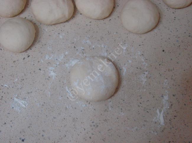 Sütlü Pişi - Yapılışı (6/12) 