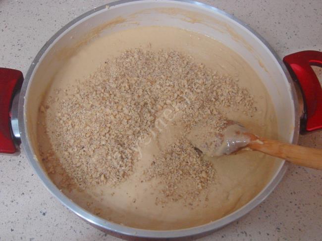 Tahinli Cevizli Helva - Yapılışı (9/16) 