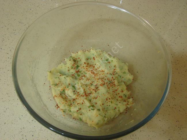 Yoğurtlu Patates Mantısı - Yapılışı (6/16) 