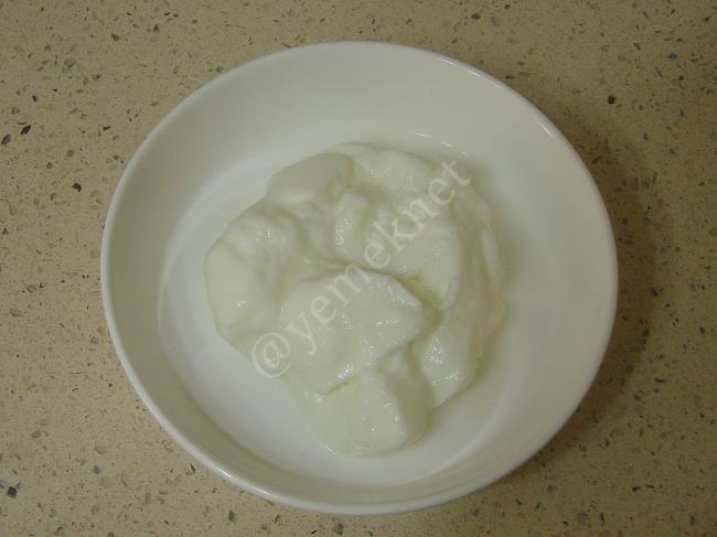 Zerdeçallı Yoğurt Kürü - Yapılışı (2/8) 