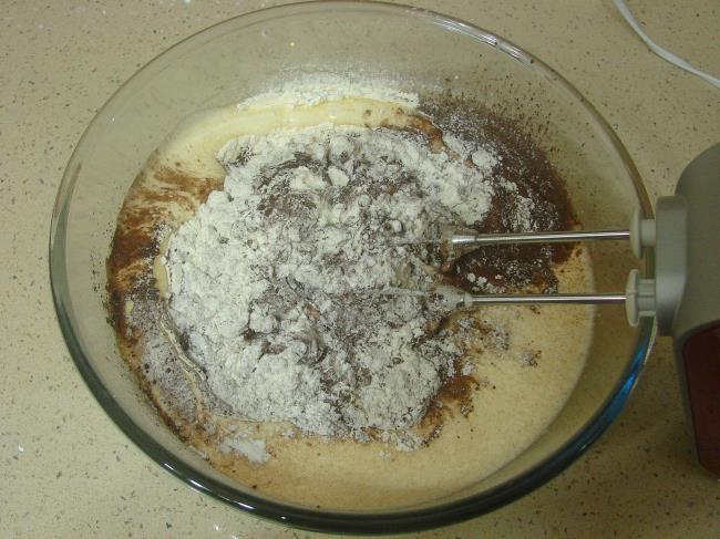 Çikolatalı Islak Kek - Yapılışı (4/16) 