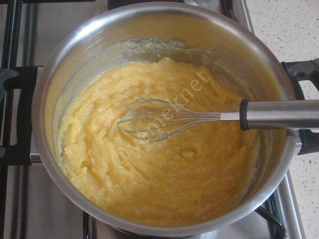 Etimekli Yalancı Tavuk Göğsü Tatlısı - Yapılışı (8/16) 