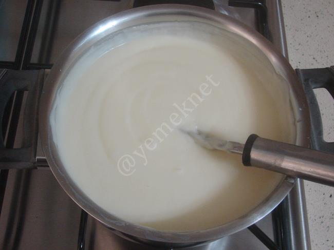 Etimekli Yalancı Tavuk Göğsü Tatlısı - Yapılışı (10/16) 