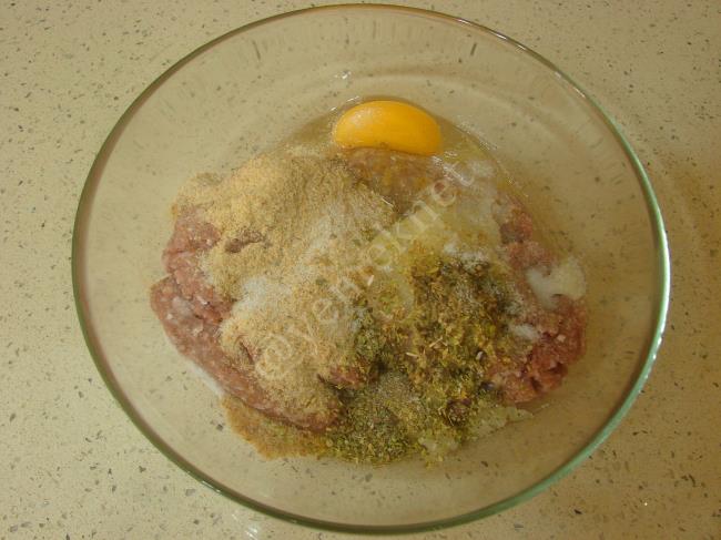 Fırında Püreli Köfte - Yapılışı (2/16) 