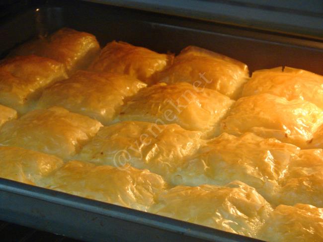 Laz Böreği - Yapılışı (13/20) 