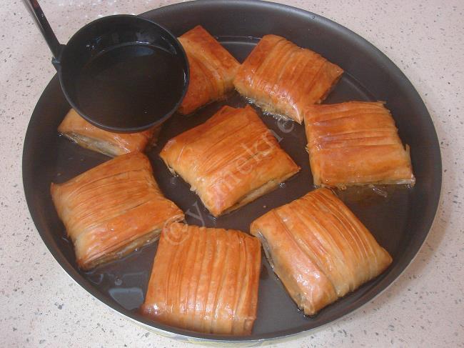 Pileli Kolay Baklava - Yapılışı (12/16) 