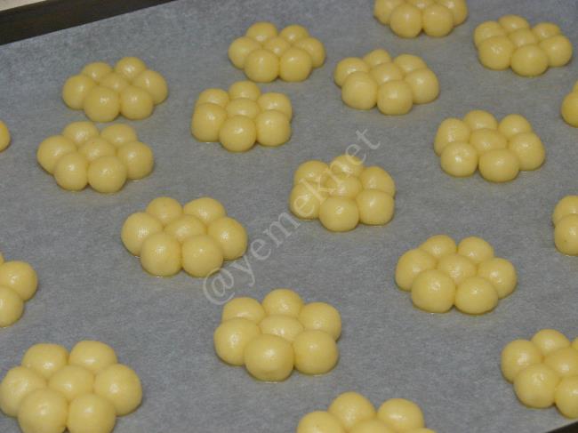 Tuzlu Çiçek Kurabiye - Yapılışı (5/12) 