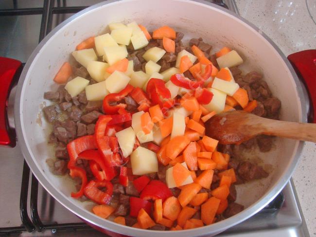 Buğu Kebabı - Yapılışı (5/12) 