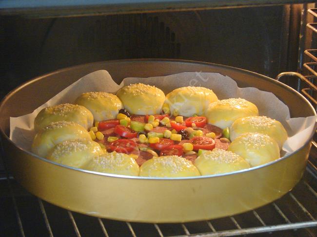 Doyuran Pizza - Yapılışı (15/20) 