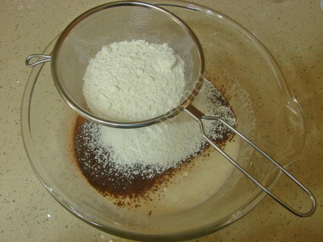 Fındıklı Çikolatalı Kek - Yapılışı (4/16) 