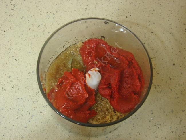 Kahvaltılık Cevizli Ezme - Yapılışı (5/12) 