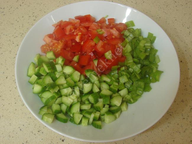 Kebapçı Salatası - Yapılışı (2/8) 