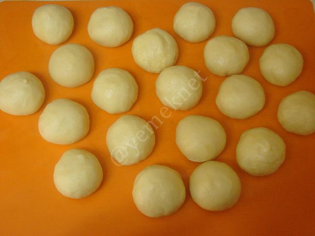 Mayasız Sodalı Poğaça - Yapılışı (6/16) 