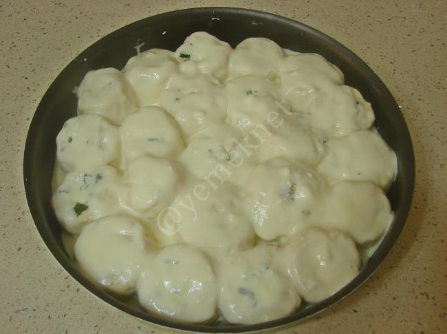 Peynirli Dızmana Böreği - Yapılışı (11/16) 