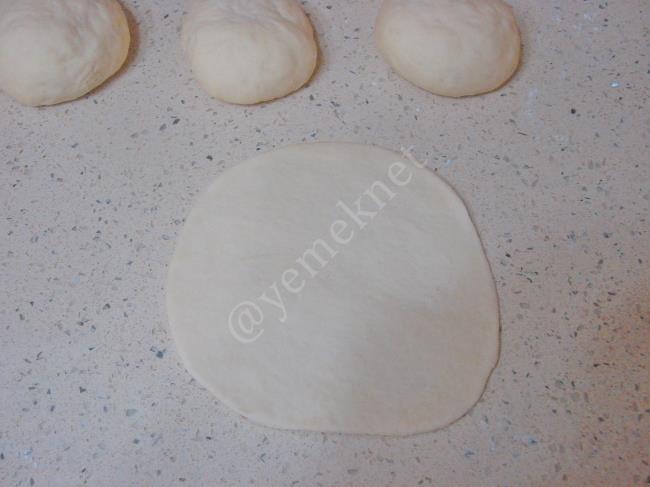 Peynirli Hamur Kızartması - Yapılışı (7/16) 