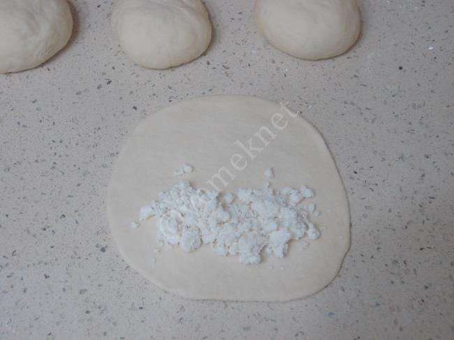 Peynirli Hamur Kızartması - Yapılışı (8/16) 