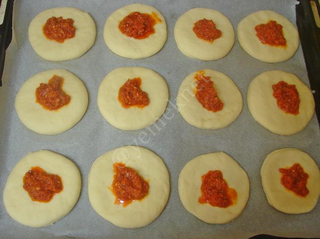 Biberli Ekmek - Yapılışı (13/20) 