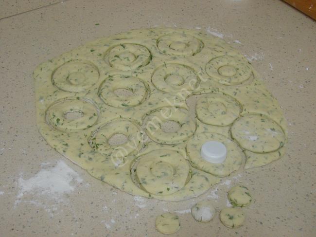 Maydanozlu Pişi - Yapılışı (10/16) 