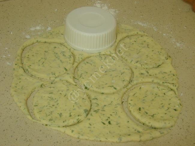 Peynirli Pişi - Yapılışı (9/20) 