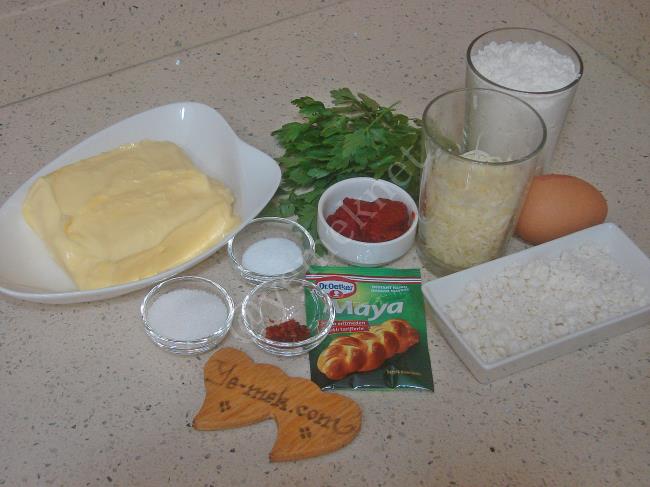 Salçalı Poğaça - Yapılışı (1/12) 