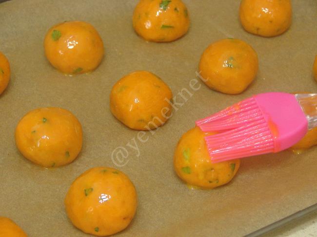 Salçalı Poğaça - Yapılışı (7/12) 