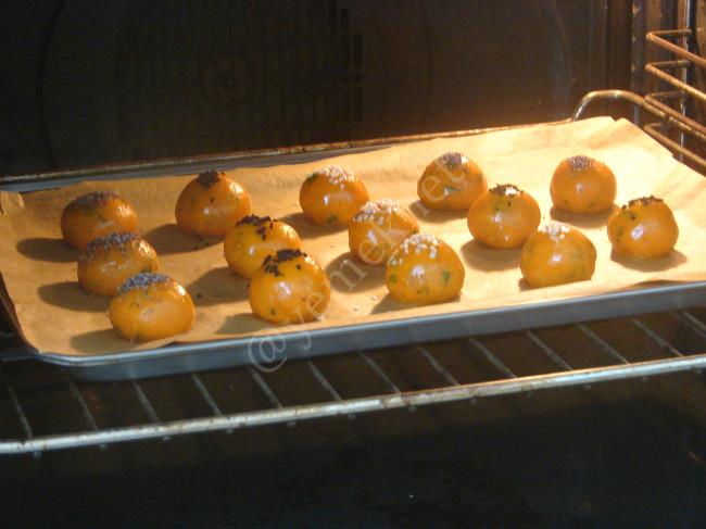 Salçalı Poğaça - Yapılışı (9/12) 