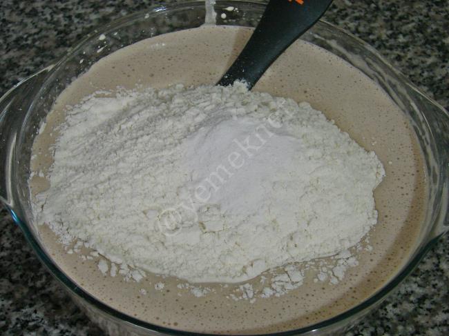 Kakaolu Islak Kek - Yapılışı (6/16) 