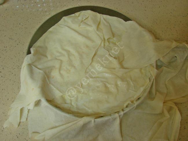 Kıymalı Tava Böreği - Yapılışı (11/16) 