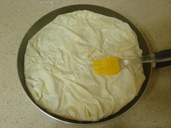 Kıymalı Tava Böreği - Yapılışı (12/16) 