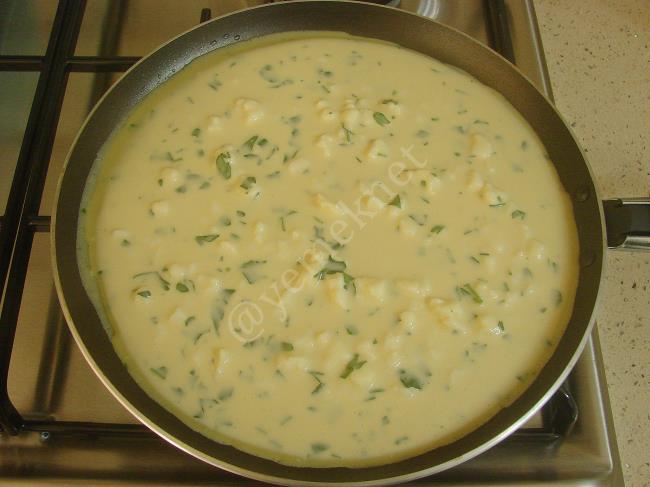 Peynirli Krep - Yapılışı (7/12) 