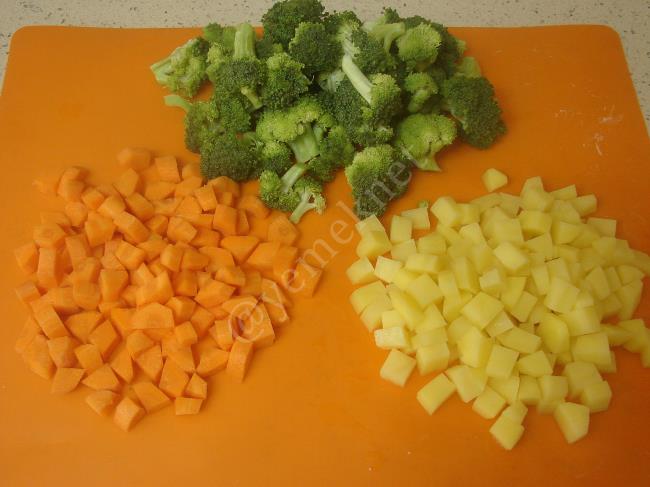 Brokoli Salatası - Yapılışı (2/12) 