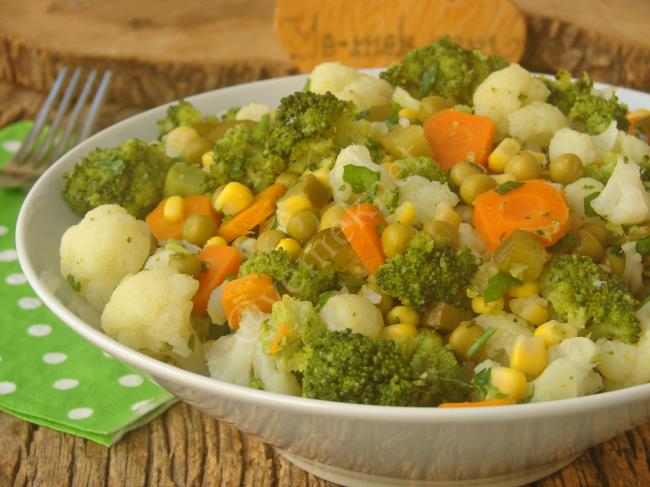 Birbirine Çok Yakışan Enfes Bir Salata : Brokolili Karnabahar Salatası