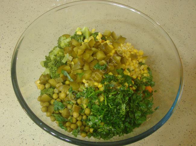 Brokolili Karnabahar Salatası - Yapılışı (6/12) 
