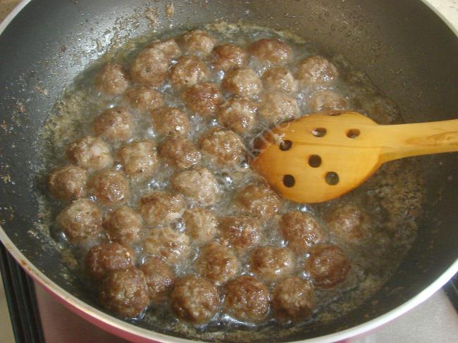 Fırında Sebzeli Köfte - Yapılışı (5/16) 