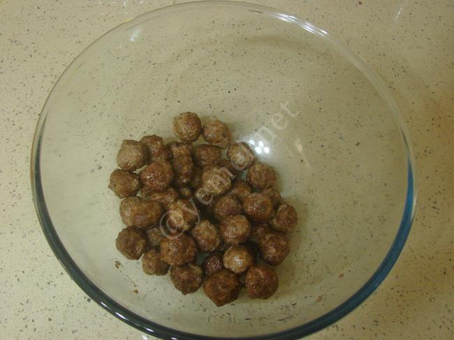 Fırında Sebzeli Köfte - Yapılışı (6/16) 